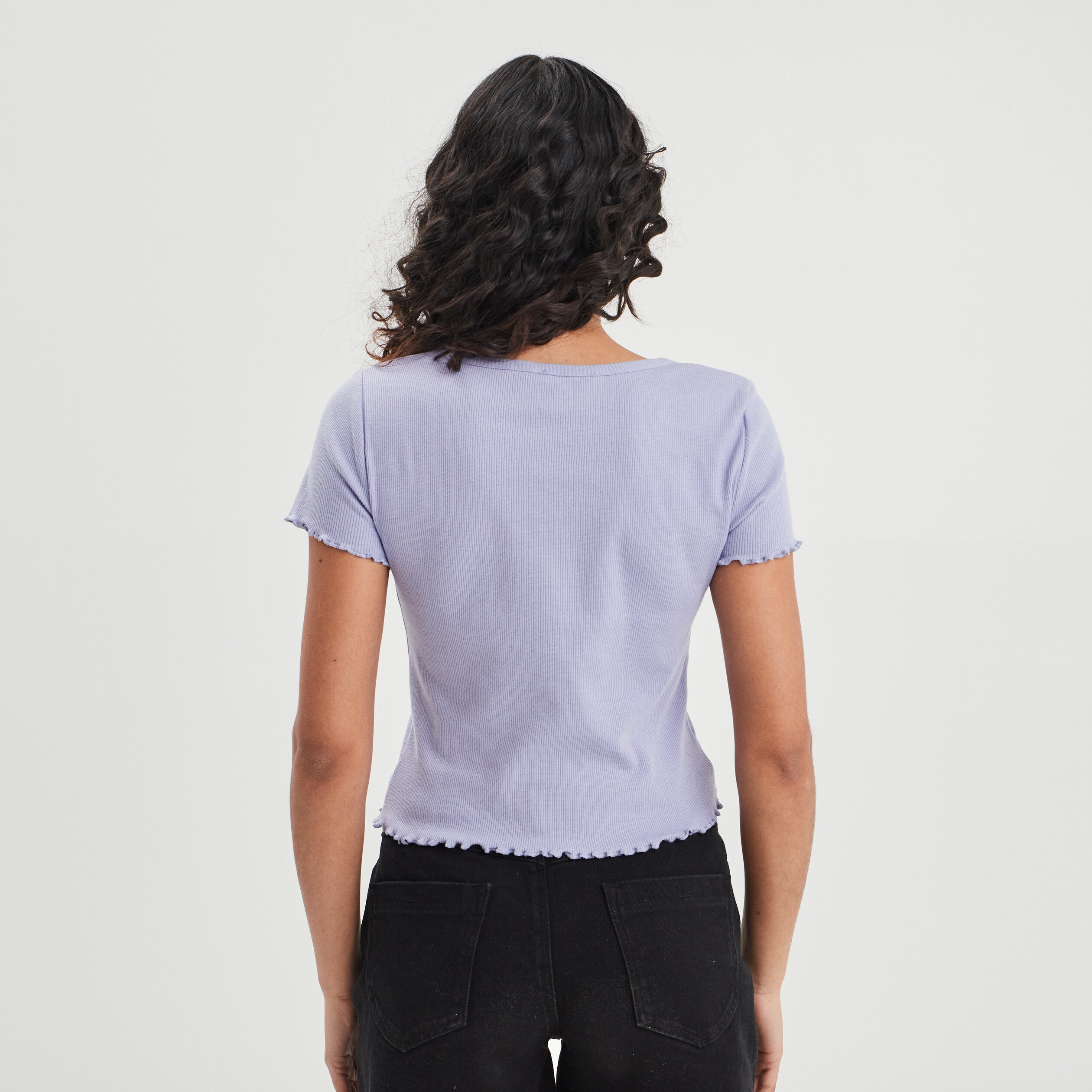 T-shirt court à col en V mauve femme | La Halle