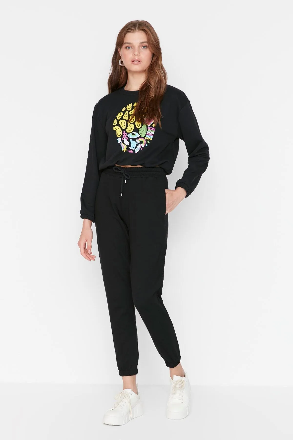 Trendyol Collection  Schwarze Basic Jogger Dünne Strick-Jogginghose TWOAW21EA0194