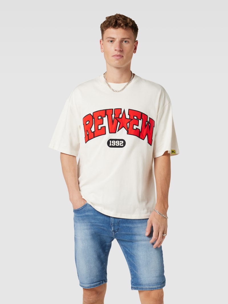 T-Shirt mit Label-Print in ecru
