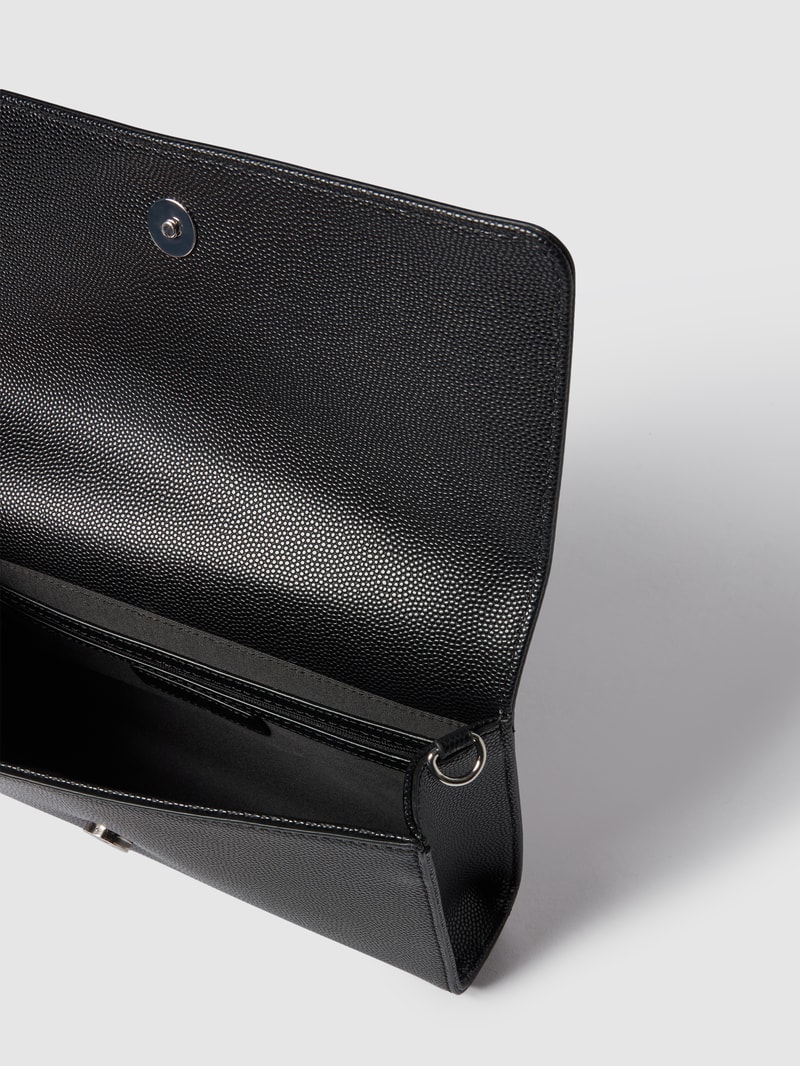 Clutch mit Strukturmuster in metallic Modell 'DIVINA' in schwarz