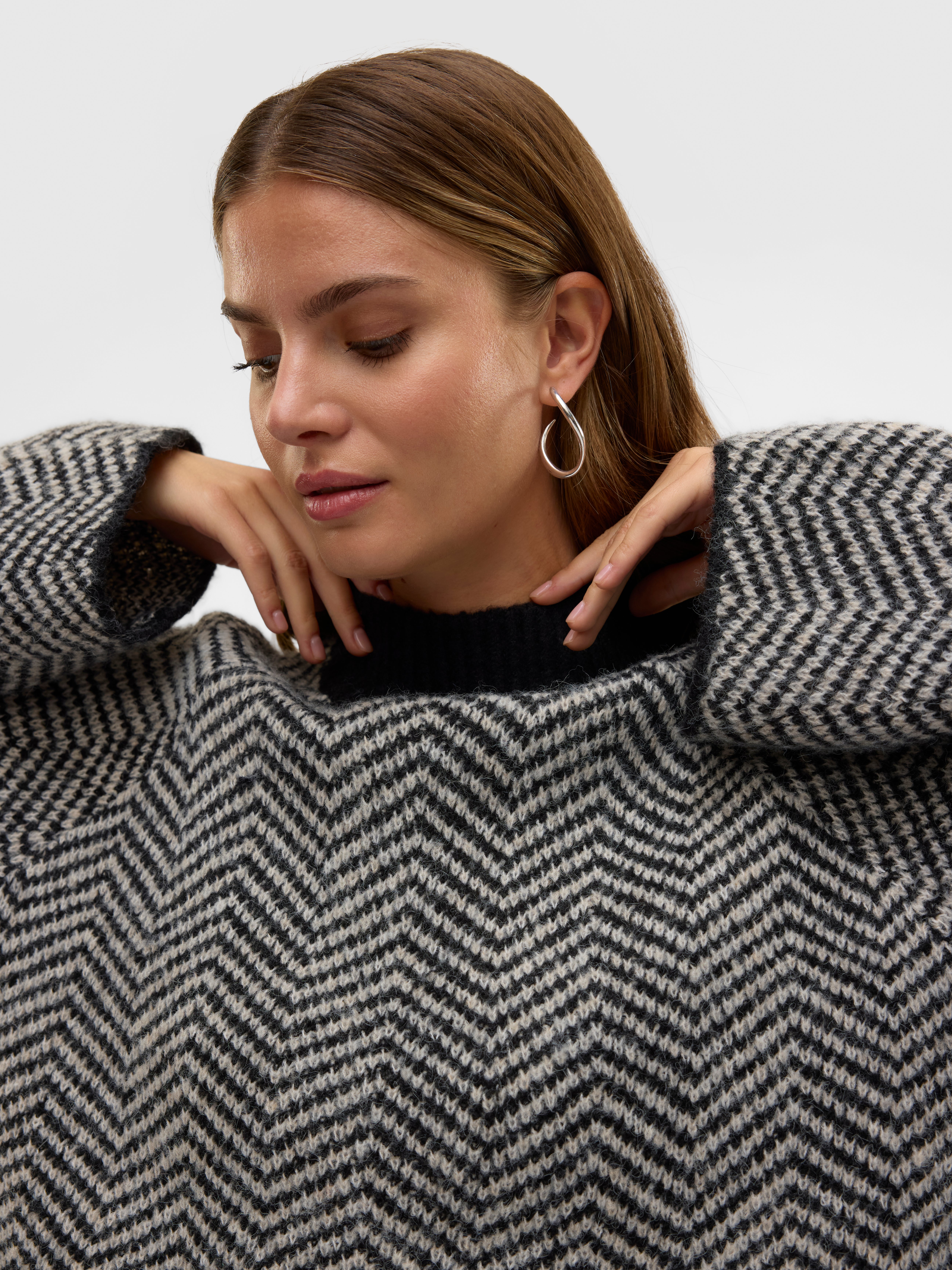 VMNAOMI Pullover