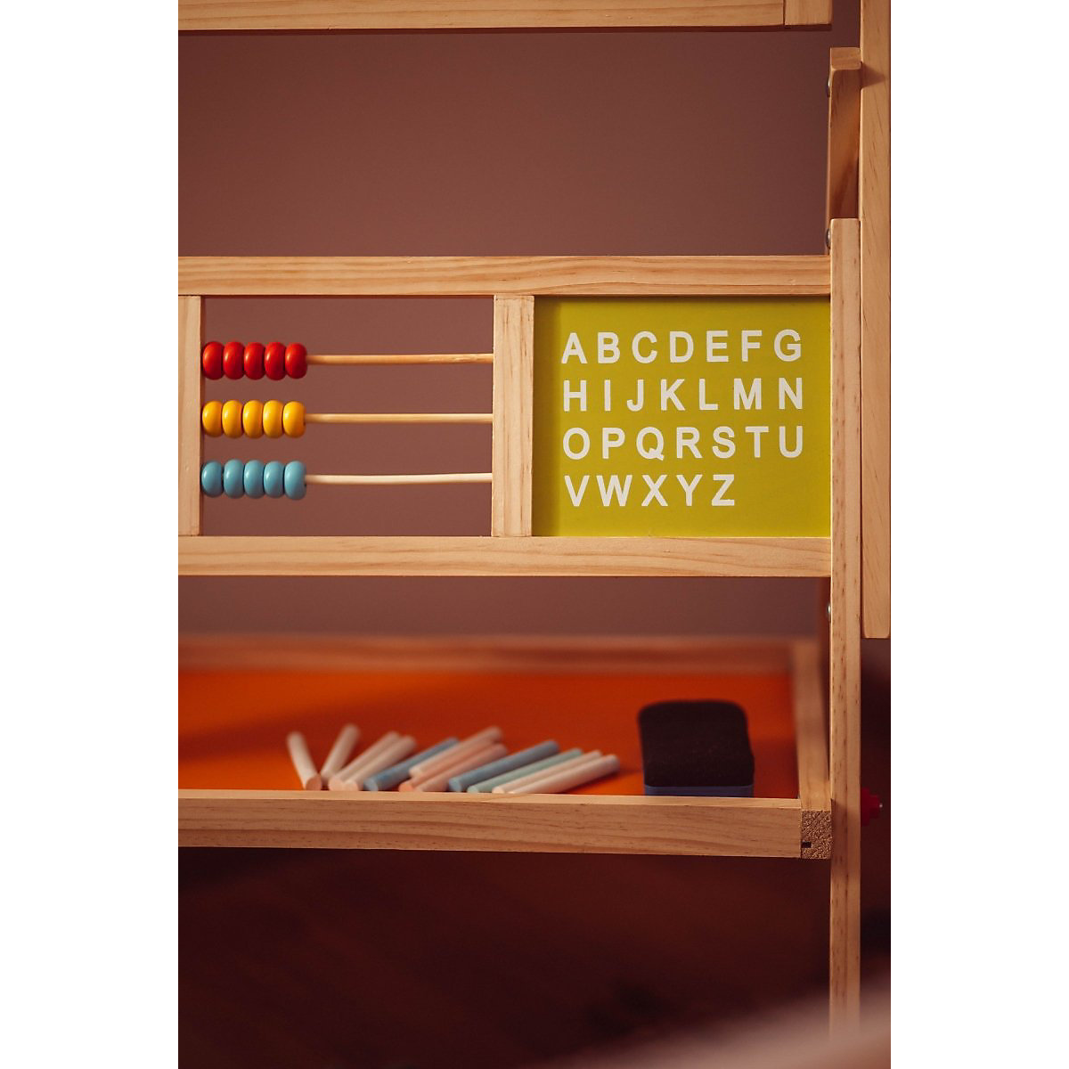 Whiteboard und Kreidetafel mit Buchstaben, Kreide abwischbar