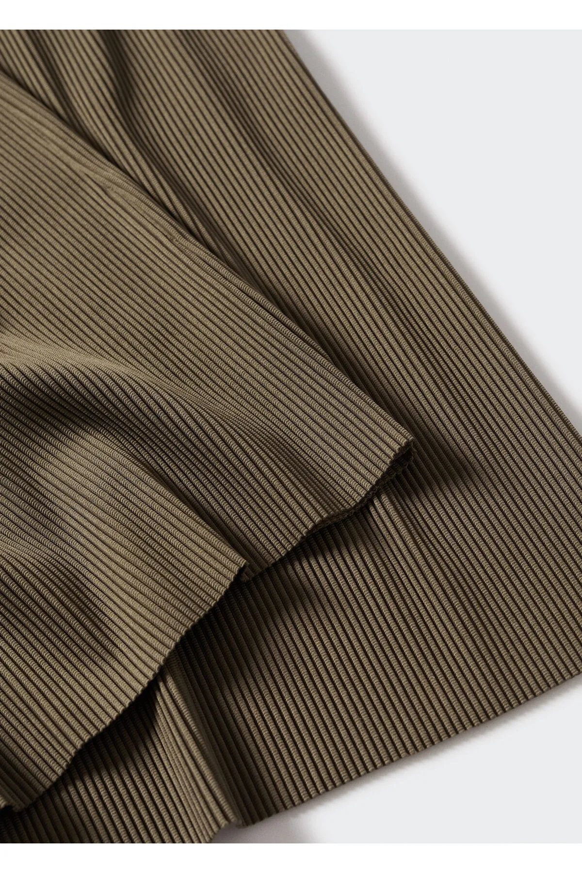 MANGO  Khakifarbene Damenhose 37043840