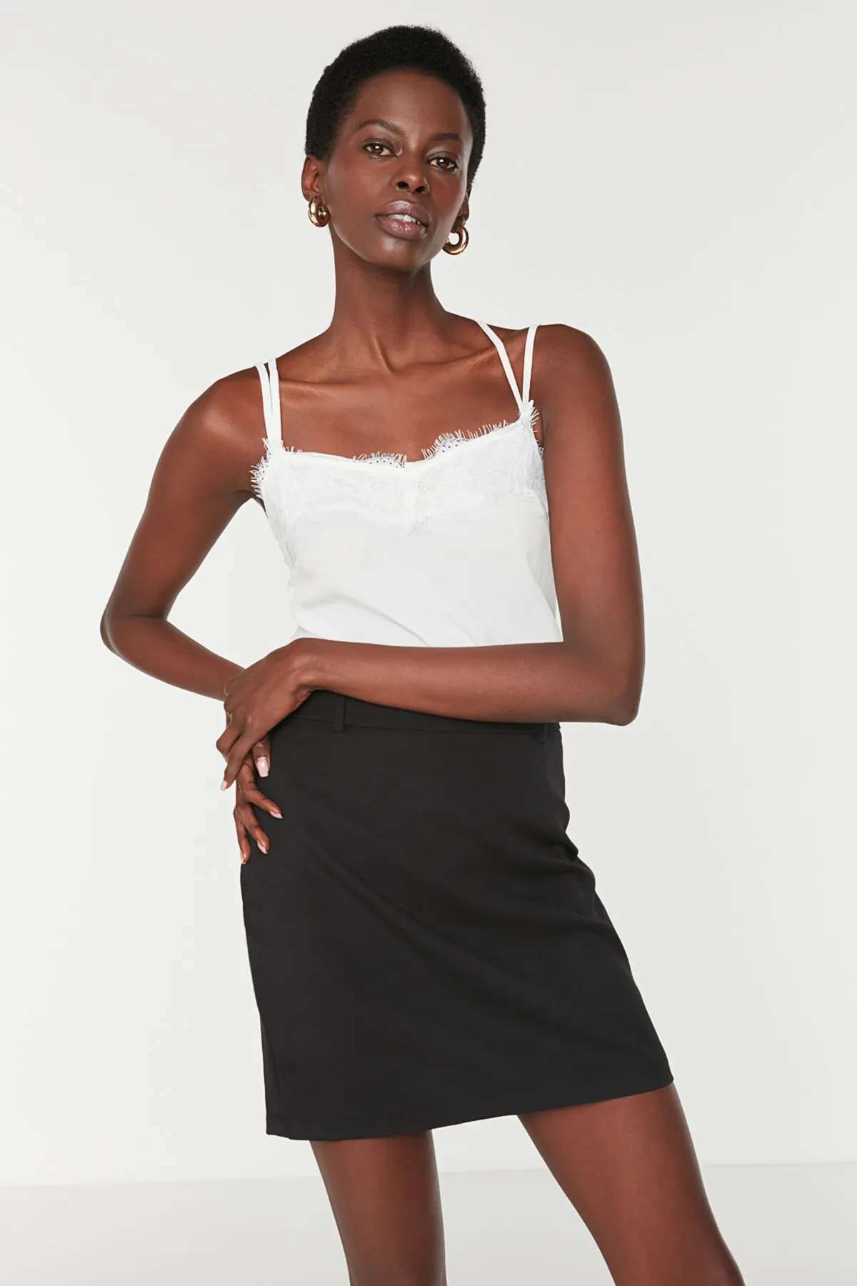 Trendyol Collection  Gerade geschnittener Bleistift-Minirock - Schwarzes Gürteldetail, gewebt, TWOSS19ST0201