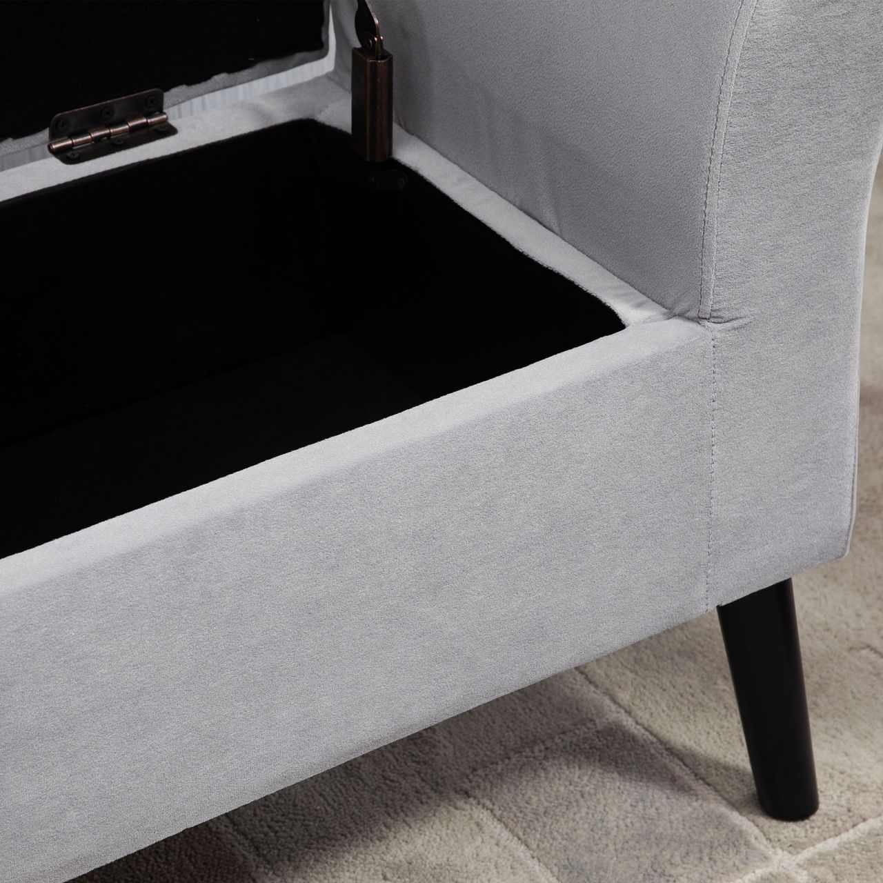 HOMCOM Sitzbank Polsterbank mit Stauraum Armlehnen Truhenbank modern Flur Schlafzimmer Wohnzimmer samtartiges Polyester Gummiholz Hellgrau 111,5 x 41 x 65 cm