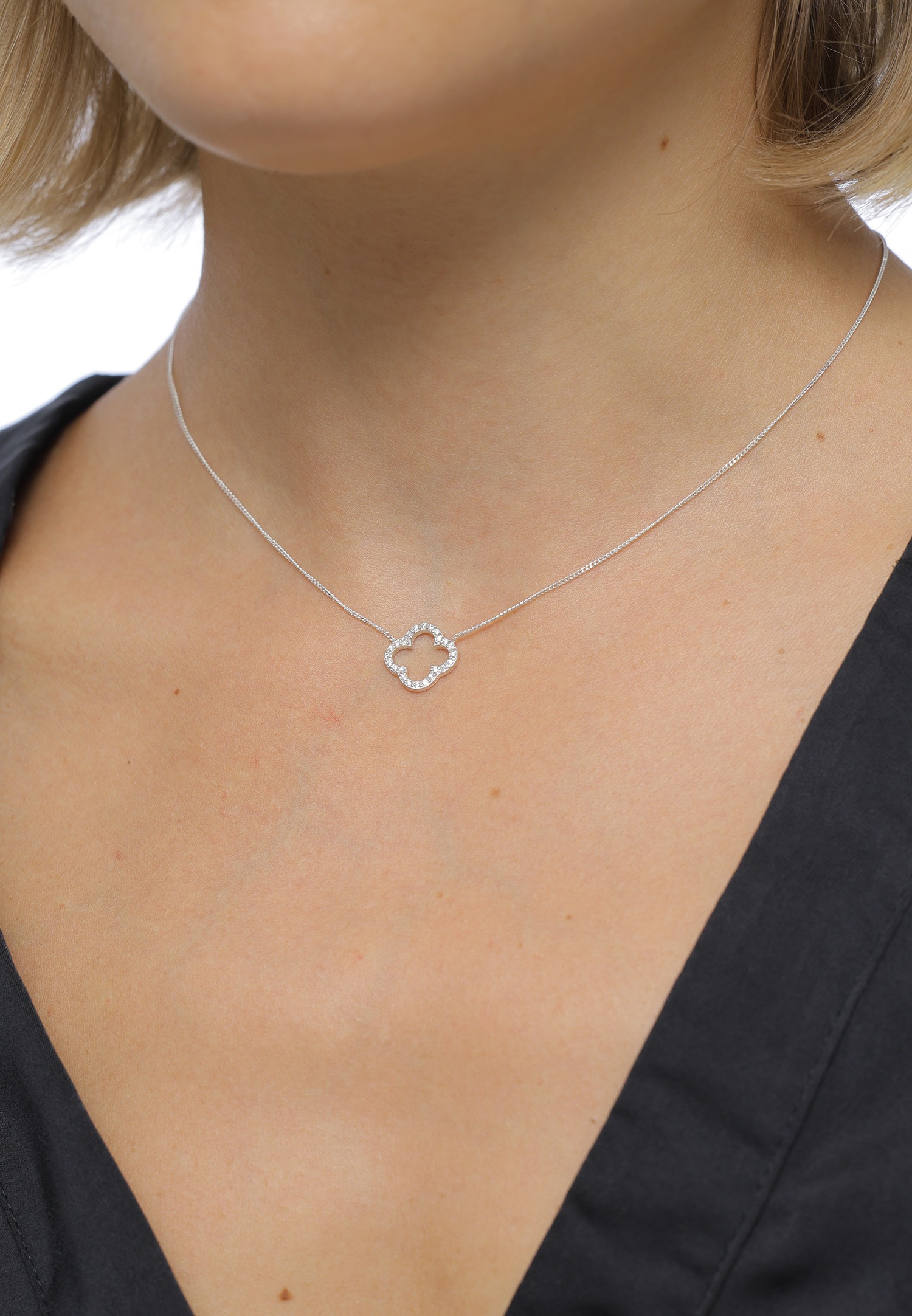 Elegante ciondolo da donna Elli a forma di quadrifoglio portafortuna con cristalli di zirconi cubici in argento sterling 925.