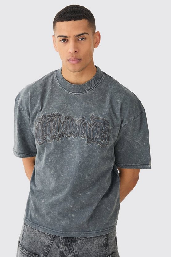 Kastiges Oversize T-Shirt mit Acid-Waschung und Worldwide-Applikation