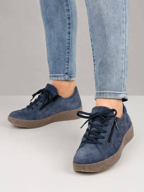 Schnürschuh mit zusätzlichen Reißverschlüssen