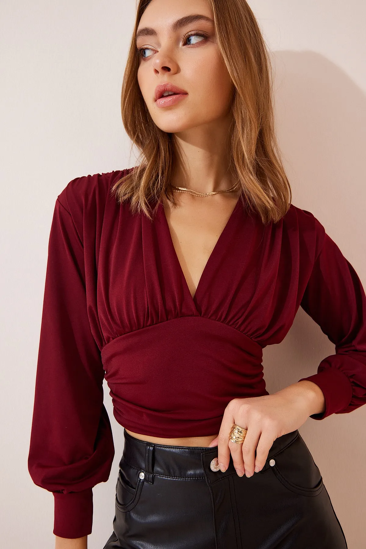Happiness İstanbul  Damen-Strickbluse BF00050 in Weinrot mit tiefem V-Ausschnitt in Sandy-Optik