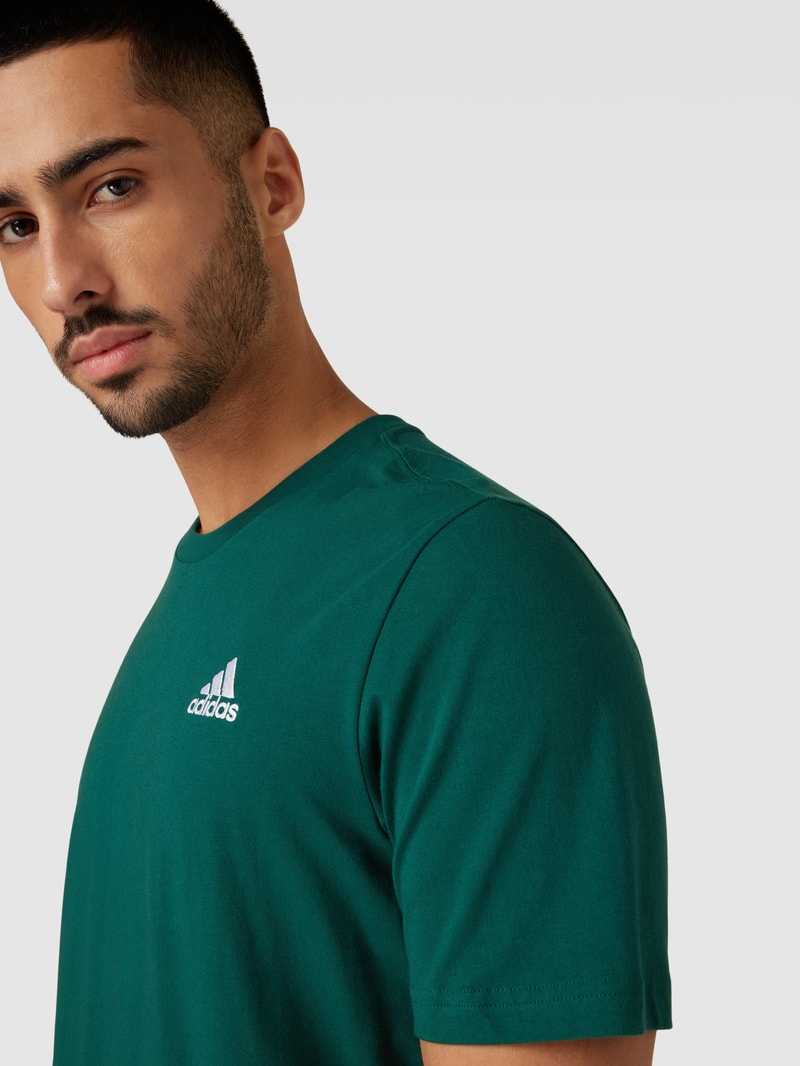 T-Shirt mit Label-Stitching in dunkelgrün
