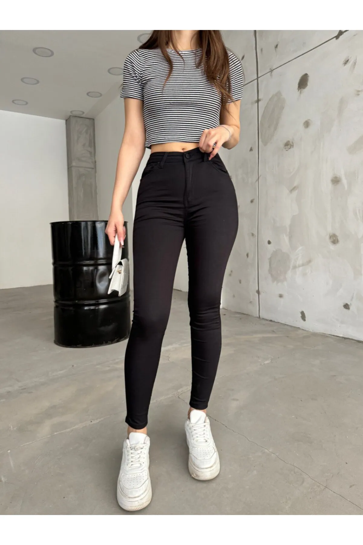 BİKELİFE  Schwarze, knöchellange, schmale Lycra-Hose mit hoher Taille und schmalem Bein für Damen