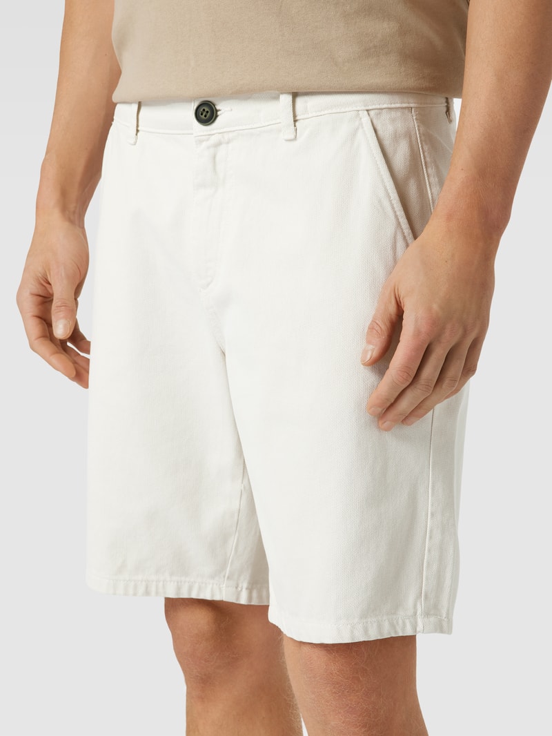 Shorts mit französischen Eingrifftaschen Modell 'JAMES' in offwhite