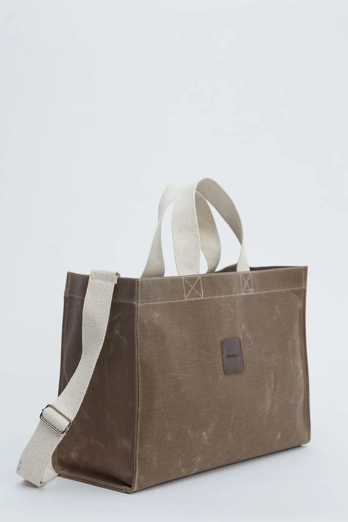 Manuka  Große Canvas-Tasche mit Wascheffekt in Braun