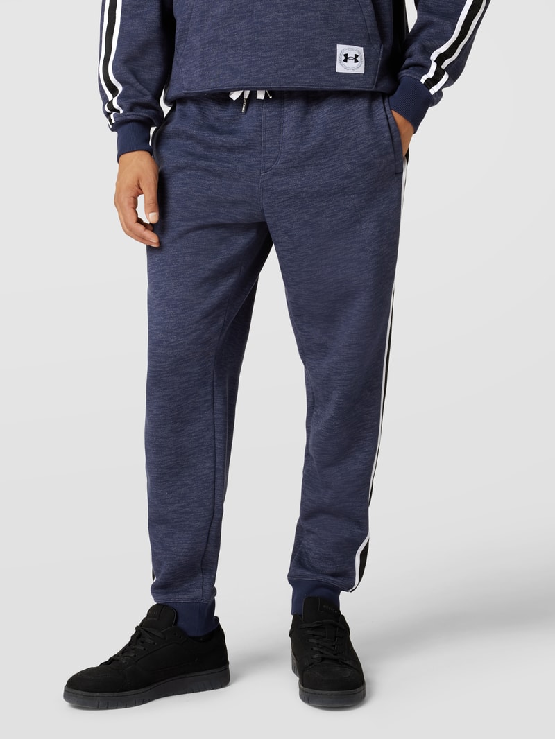 Sweatpants mit Label-Patch in marineblau