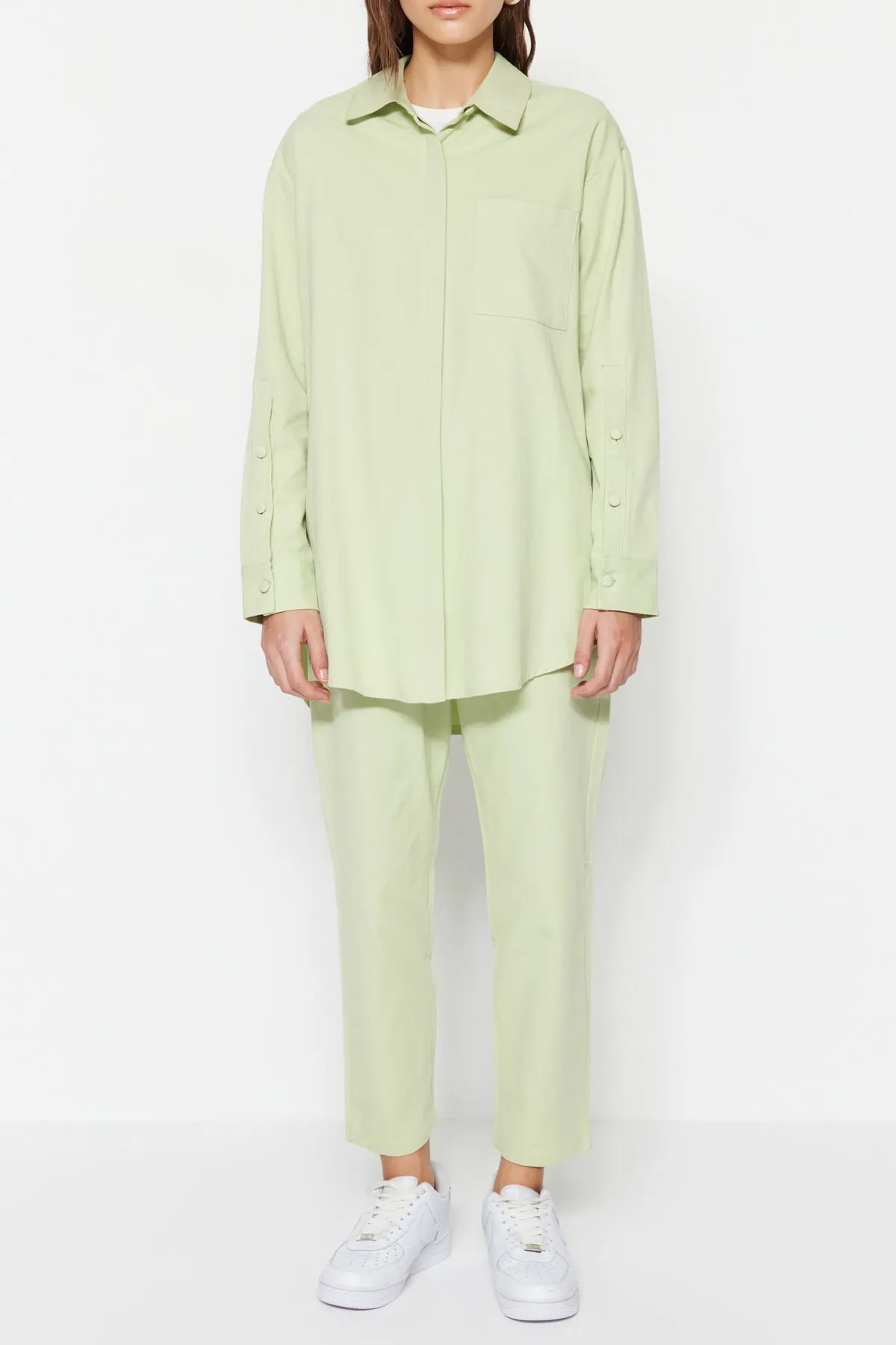Trendyol Modest  Grünes Hemd-Hosen-Set aus gewebter Baumwolle TCTSS23US00065