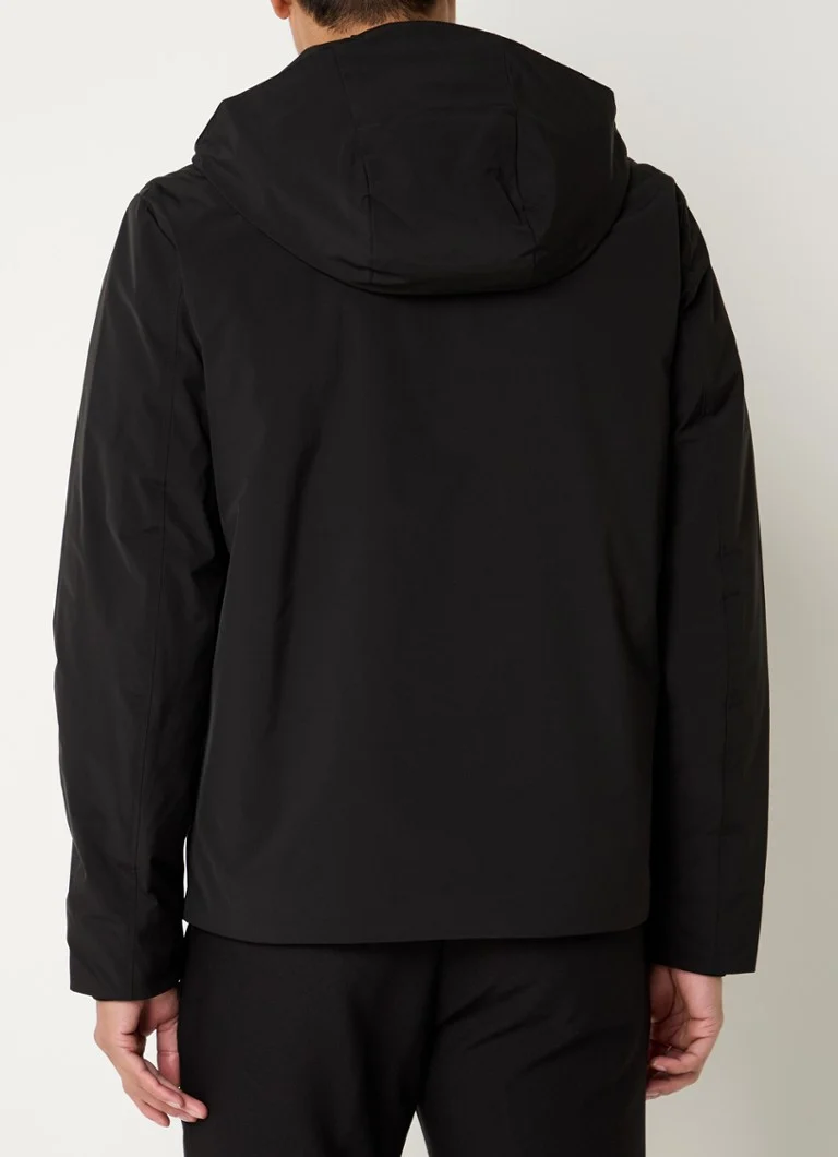 Calvin Klein Softshell jakna s kapuljačom i džepovima s patentnim zatvaračem