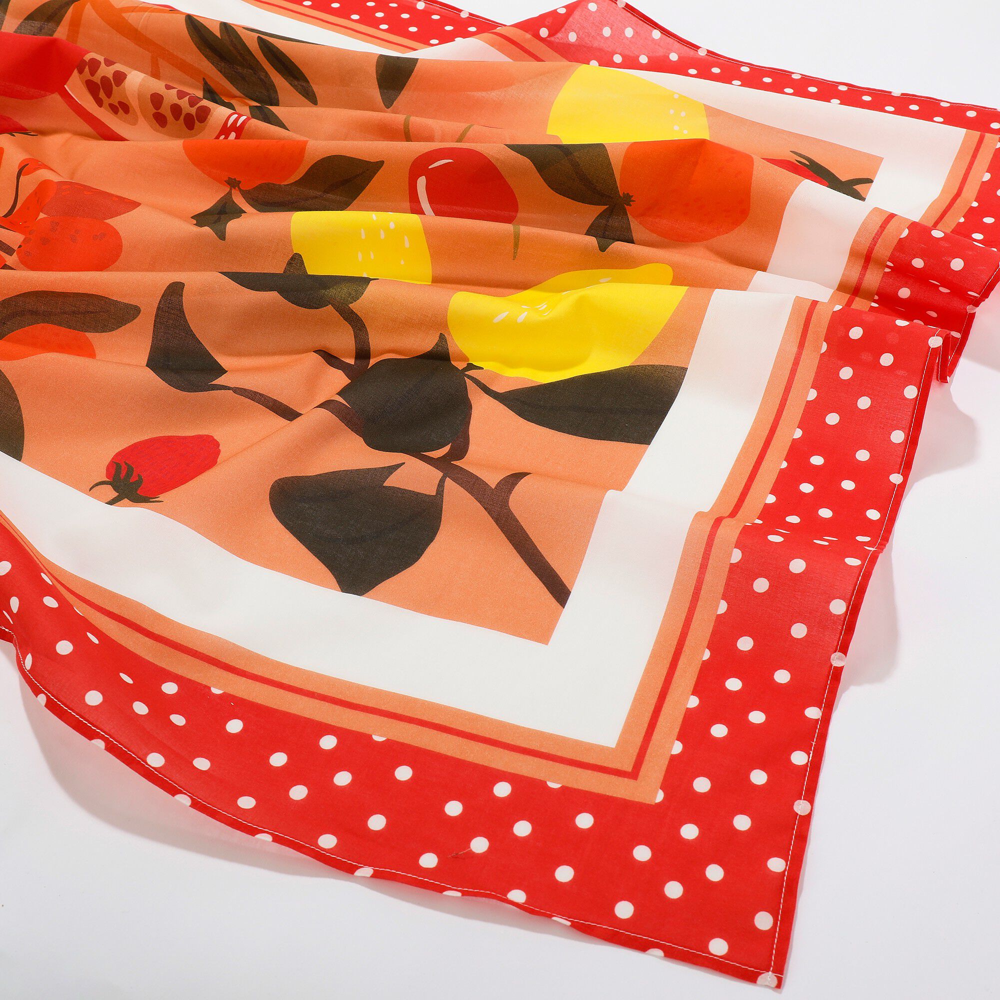 Foulard fabriqué en France imprimé fruits, 100 x 100 cm