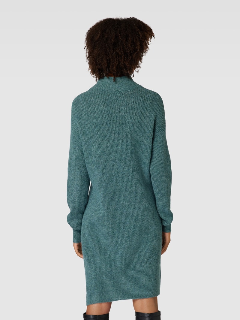 Knielanges Strickkleid mit Turtleneck in schilf