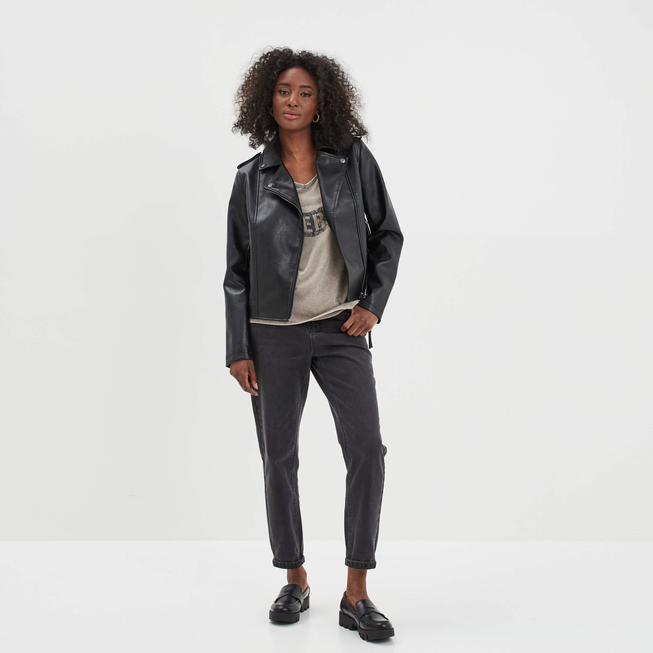 T-shirt oversize col en V Liberto vert kaki femme | La Halle