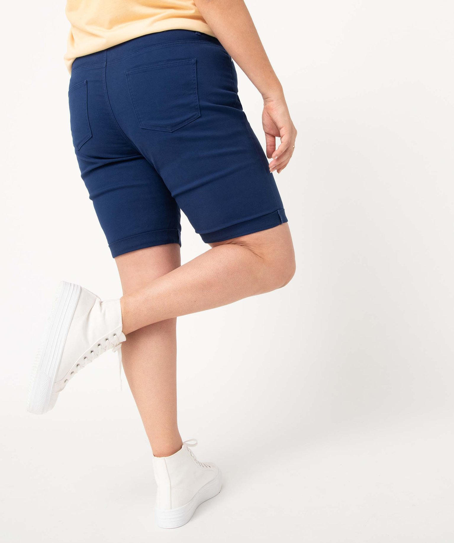 Bermuda femme grande taille à revers en coton stretch bleu | GEMO