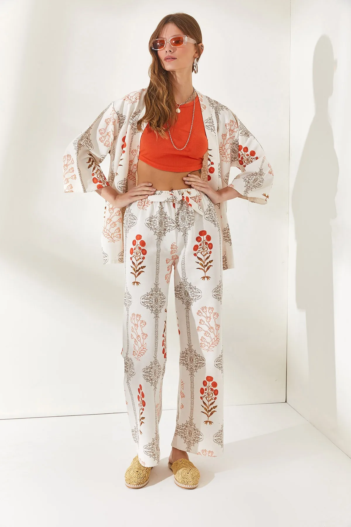 Olalook  Damen-Palazzo-Hose aus gemustertem Leinen in ethnischem Orange mit Gürtel PNT-19000226