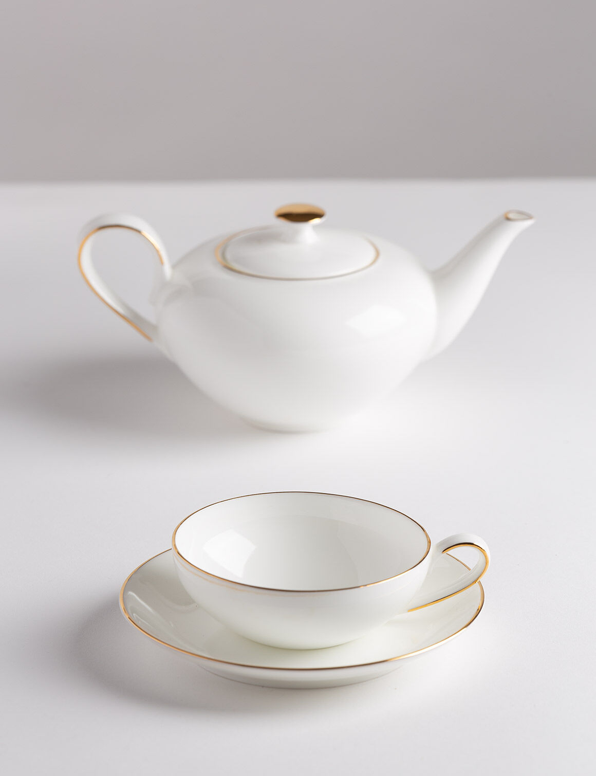 Concorde  Set 2 tasses & soustasses  Bone China  Liseré or