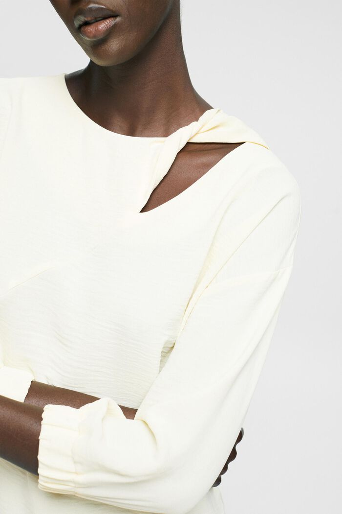 Bluse mit Cut-out-Detail