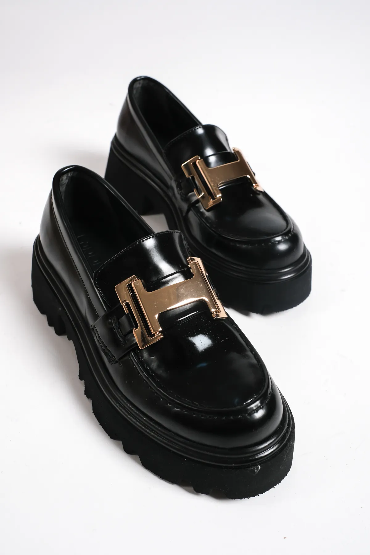 Capone Outfitters  Damen-Loafer mit runder Zehenpartie und H-Schnalle