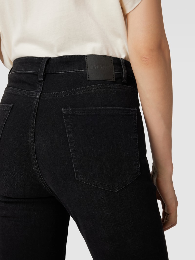 Slim Fit Jeans mit Eingrifftaschen in schwarz