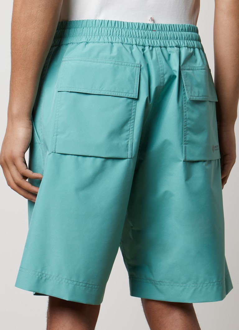 Pantaloni scurți Moncler cu croială dreaptă, buzunare laterale și logo