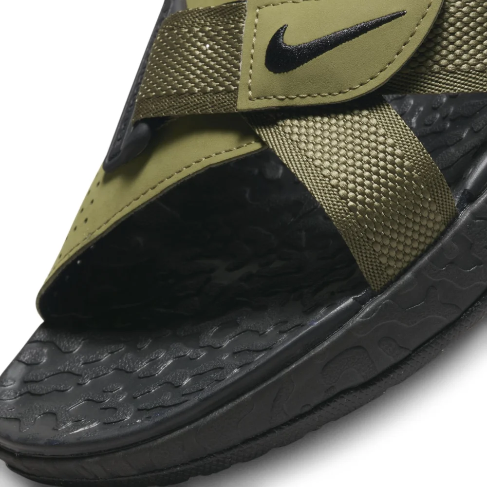 Nike ACG Air Deschutz DO8951-300 / grün