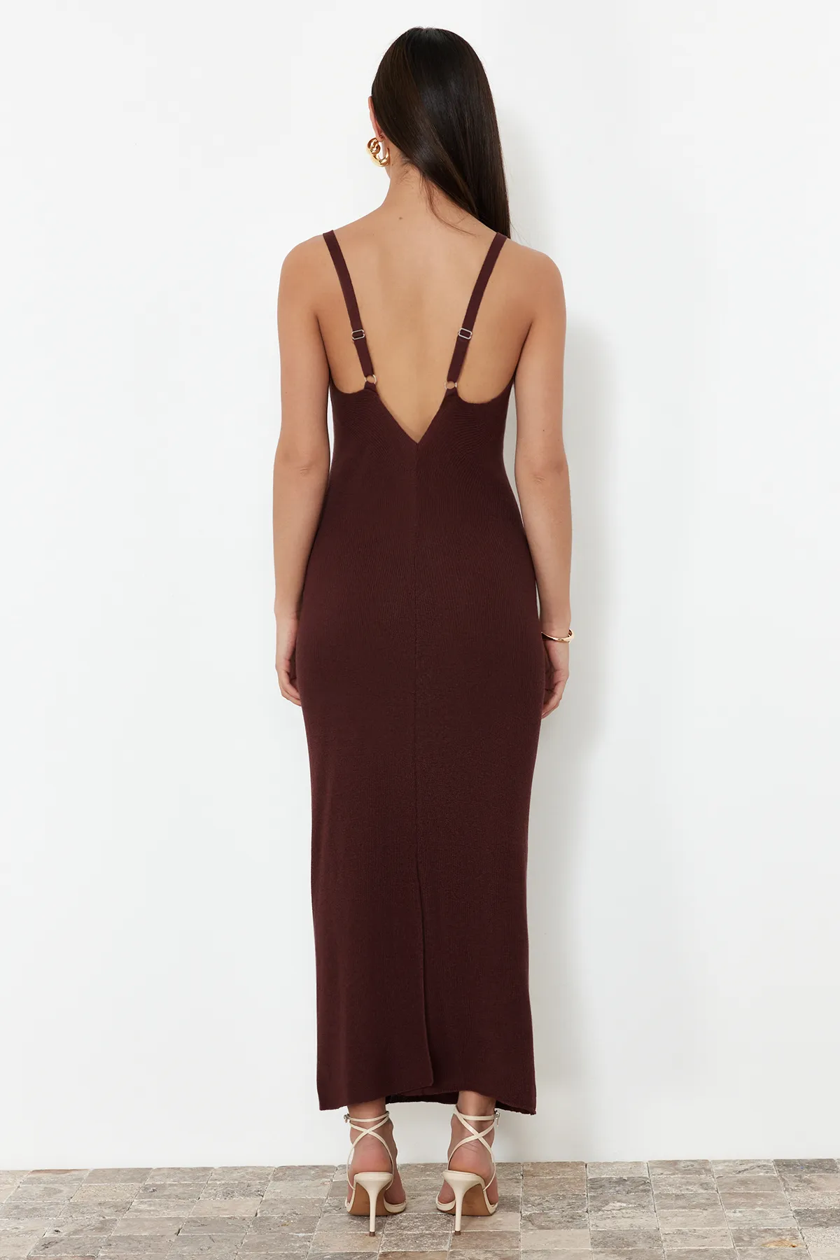 Trendyol Collection  Braunes Maxi-Strick-Basic-Kleid TWOSS20EL1574