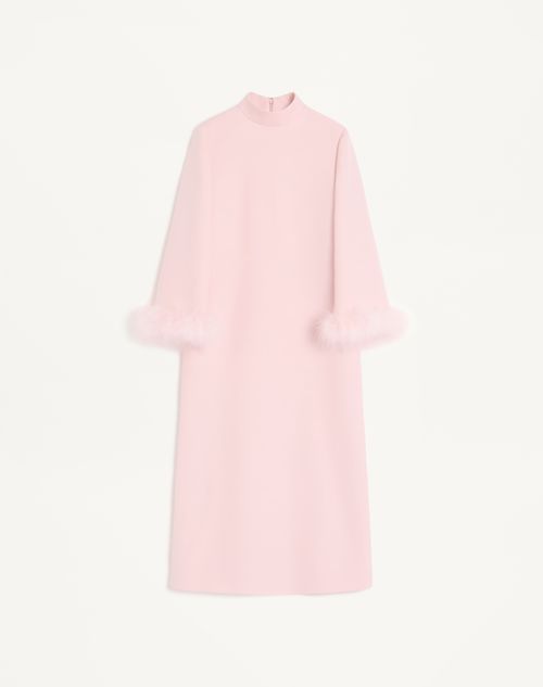 Vestido de crepe de alta costura com penas