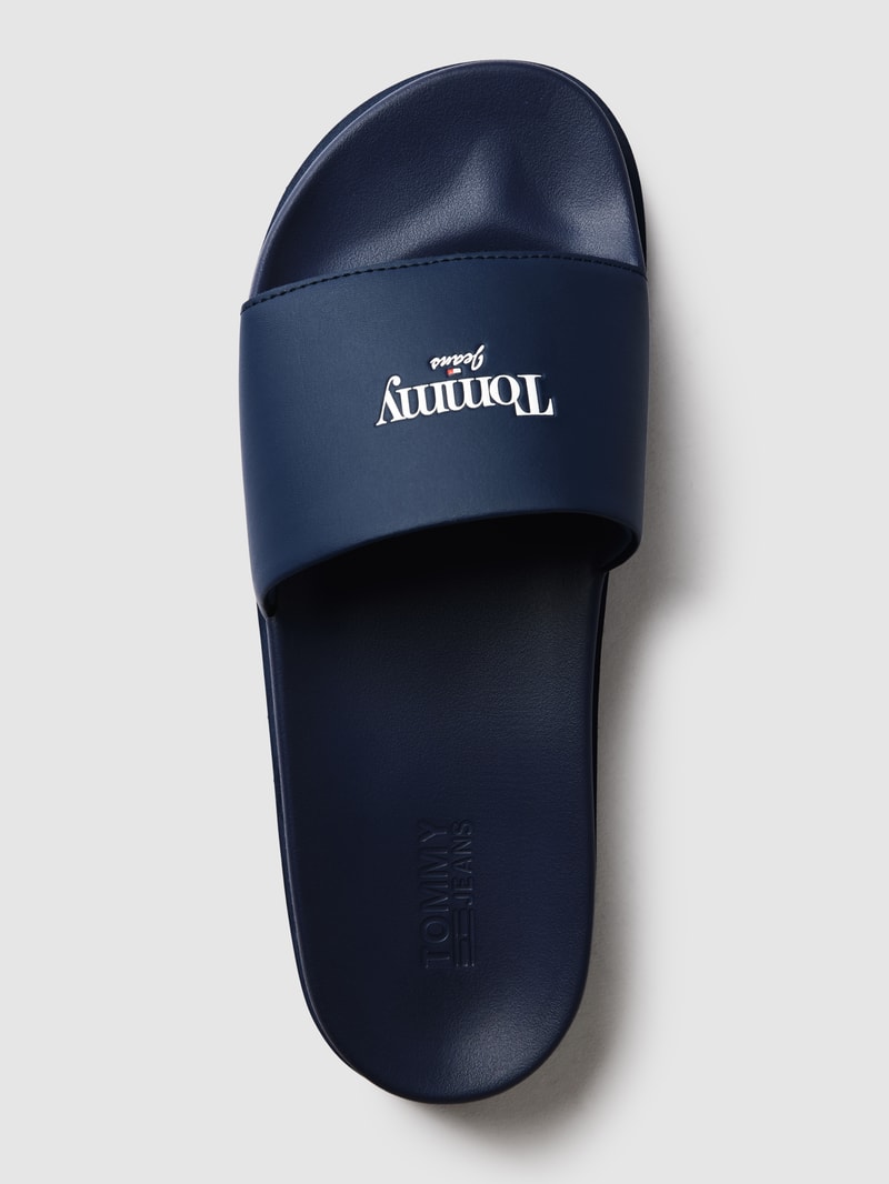 Slides mit Plateausohle Modell 'TOMMY JEANS FLATFORM POOL' in marineblau