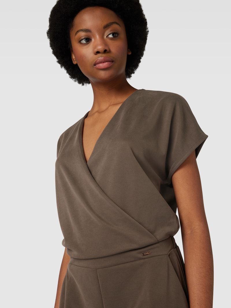 Jumpsuit mit V-Ausschnitt Modell 'BALO' in mittelbraun