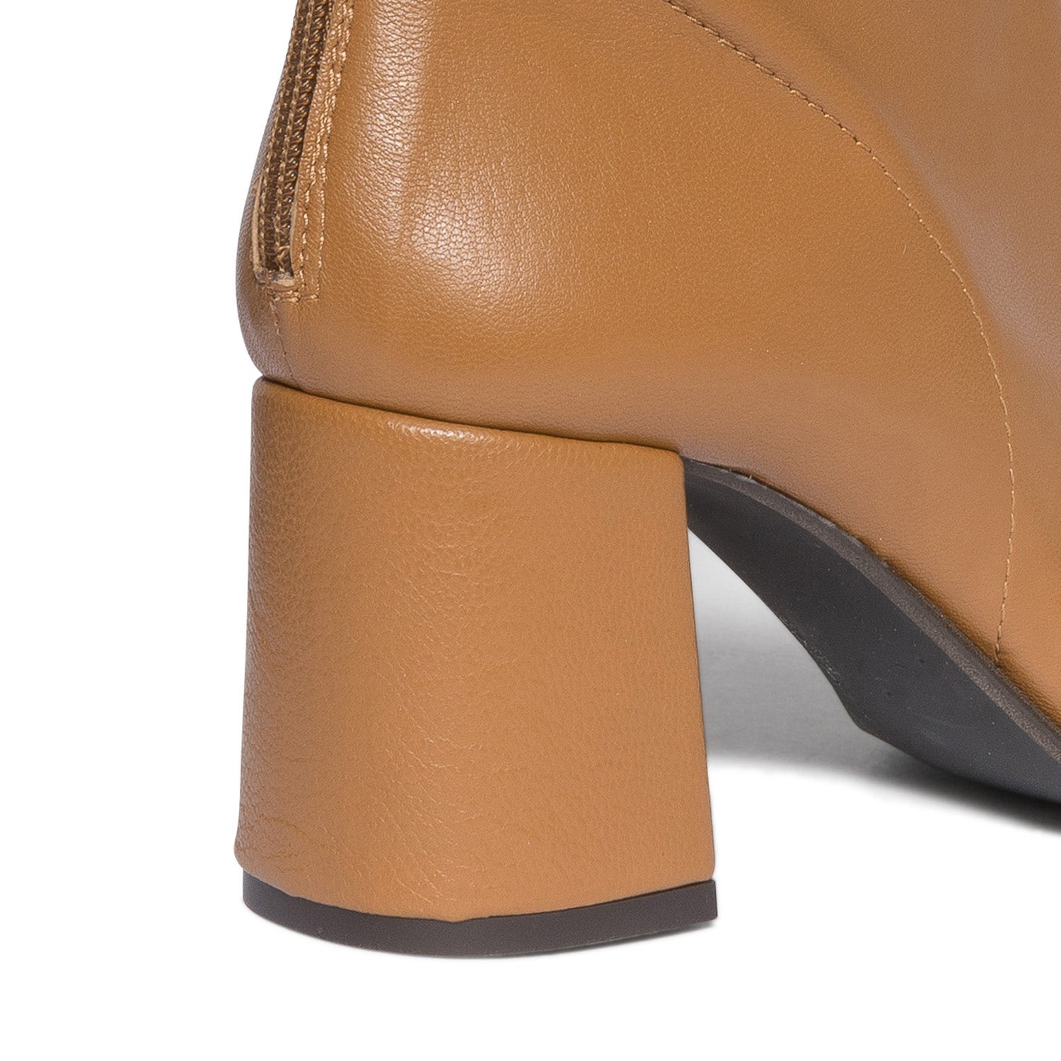 Boots camel en cuir à talon carré