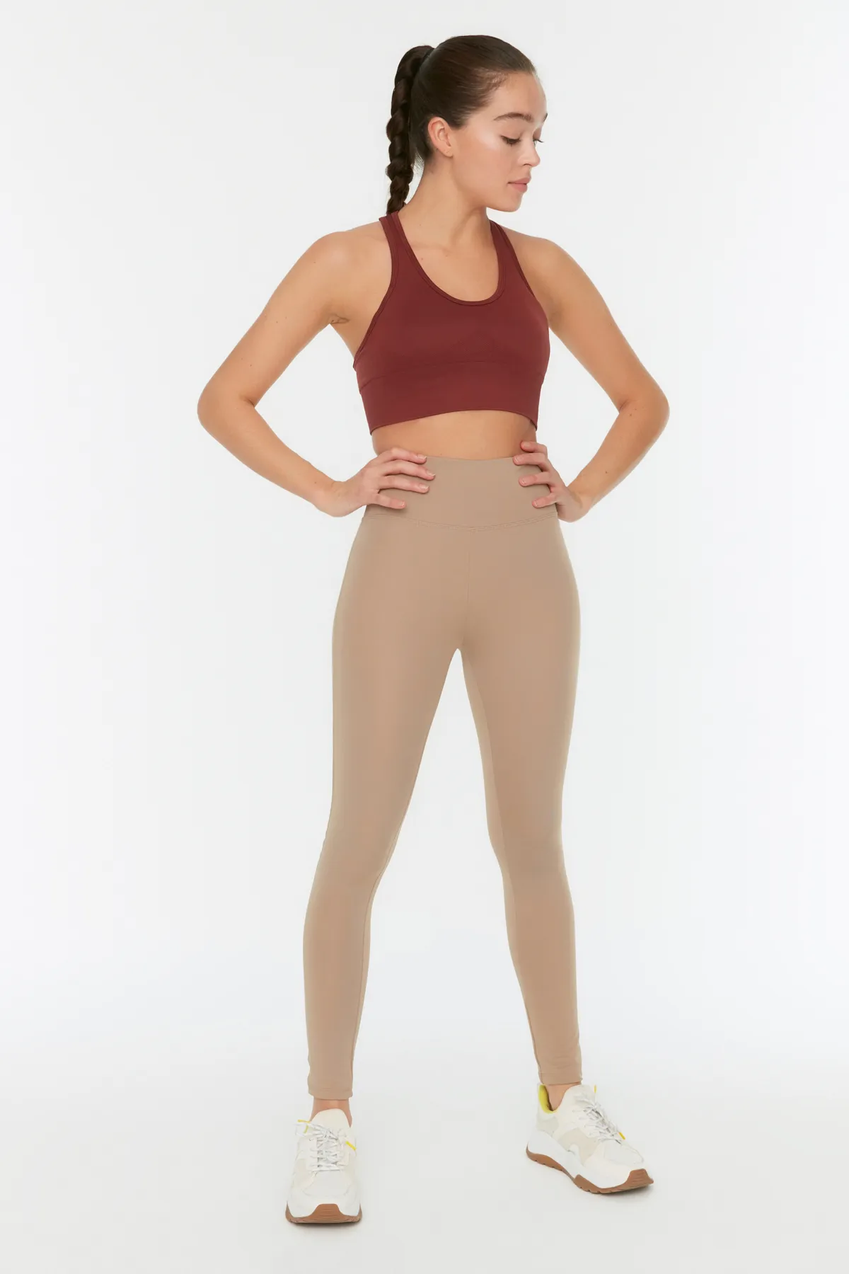 Trendyol Collection  Kamelfarbene, elastische Sport-Leggings mit breiter Taille und extra Erholung in voller Länge, gestrickt, TWOAW21TA0029