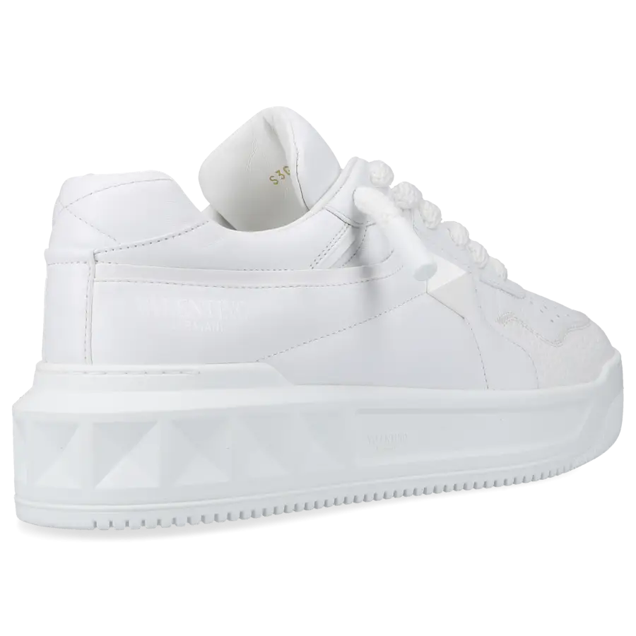 Valentino Garavani - Sneaker low ONE STUD XL Nappaleder - weiß
