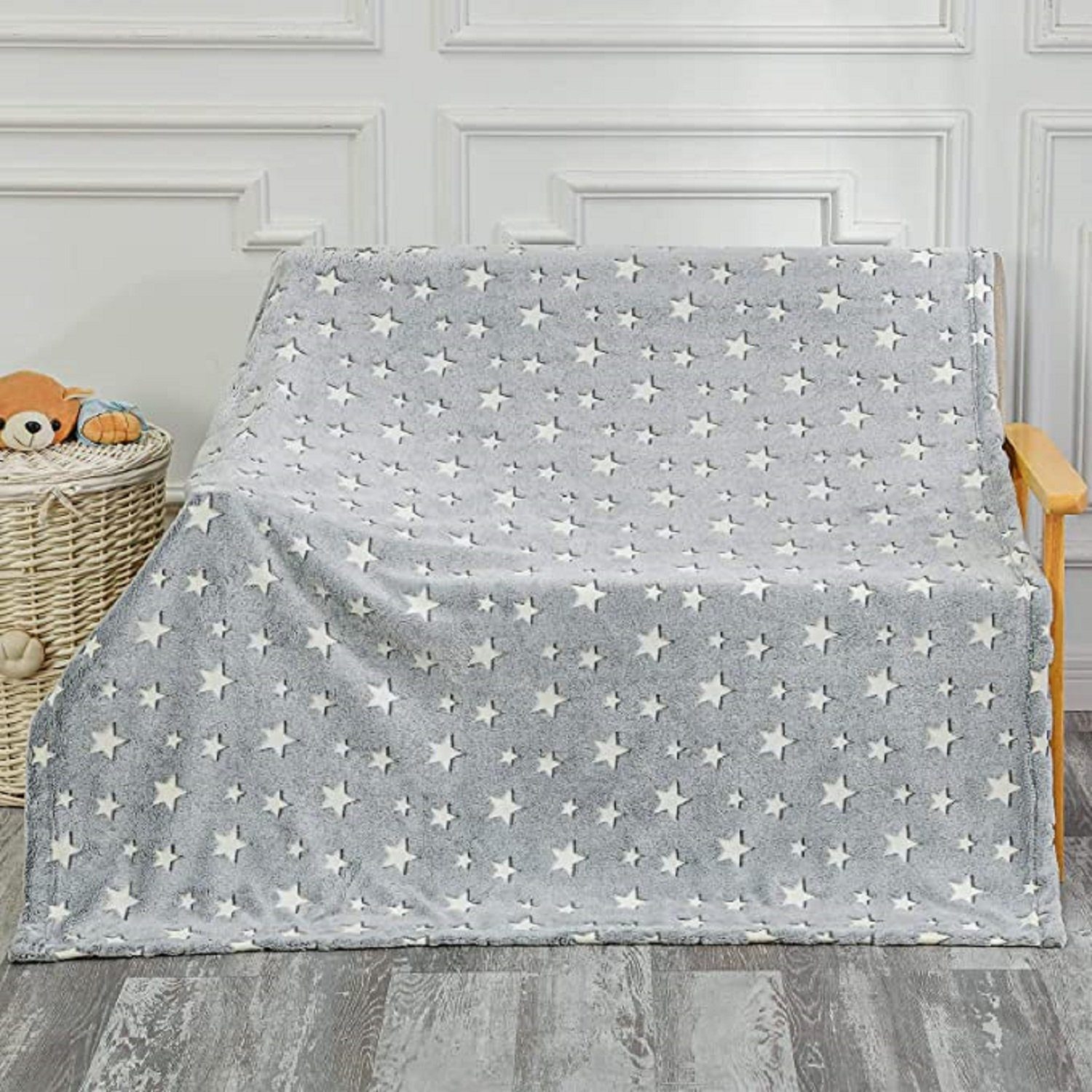 Kinderdecke Leuchtdecke / Kuscheldecke / 150x200cm / Leuchtet im dunkeln, Brilliant