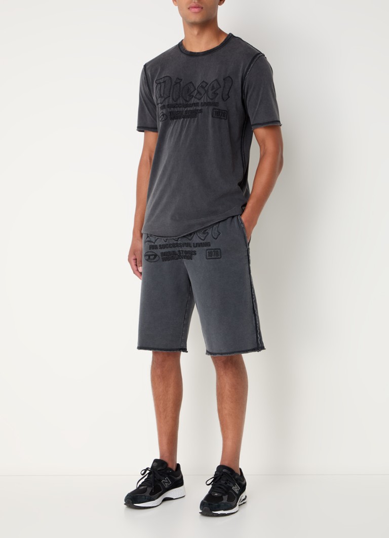 Pantaloni scurți de trening Diesel P-Rawmarshy, cu croială dreaptă, cu logo brodat și buzunare laterale.