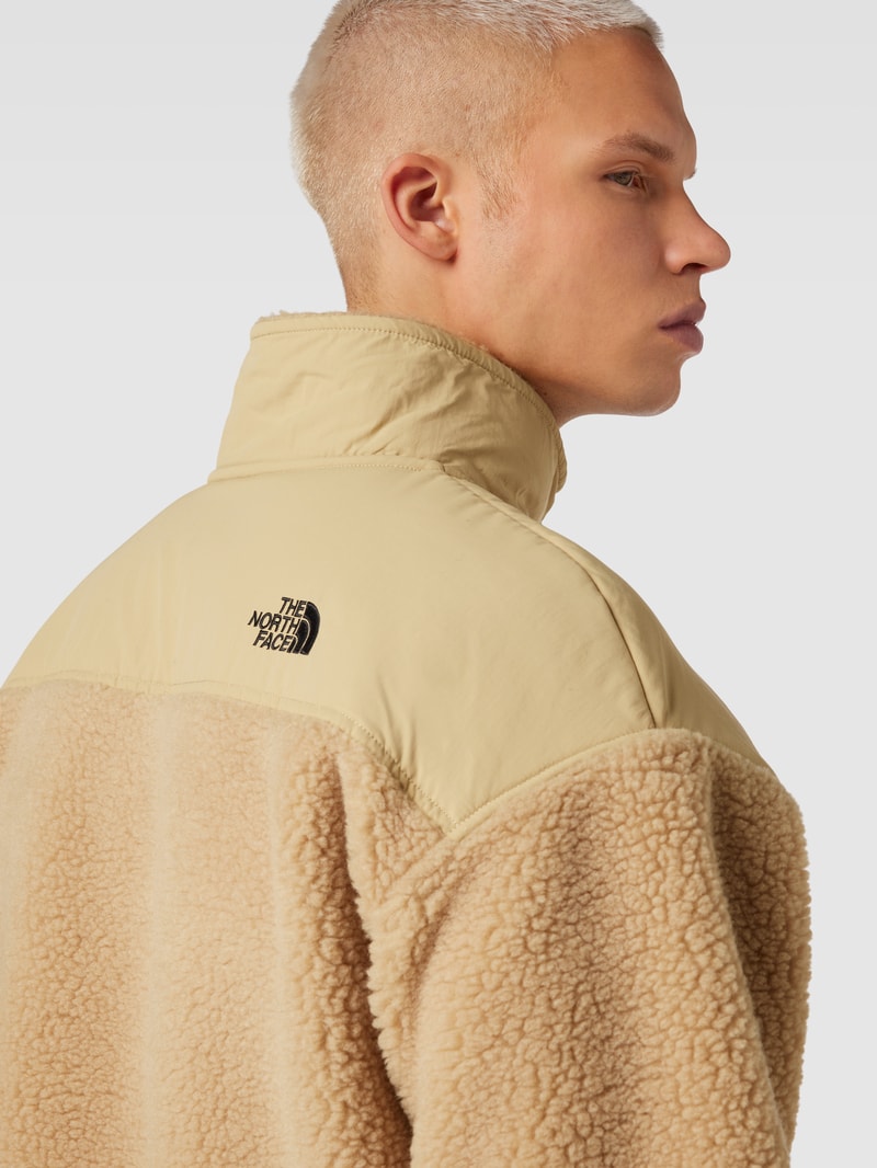 Fleecepullover mit Stehkragen und Label-Stitching in beige