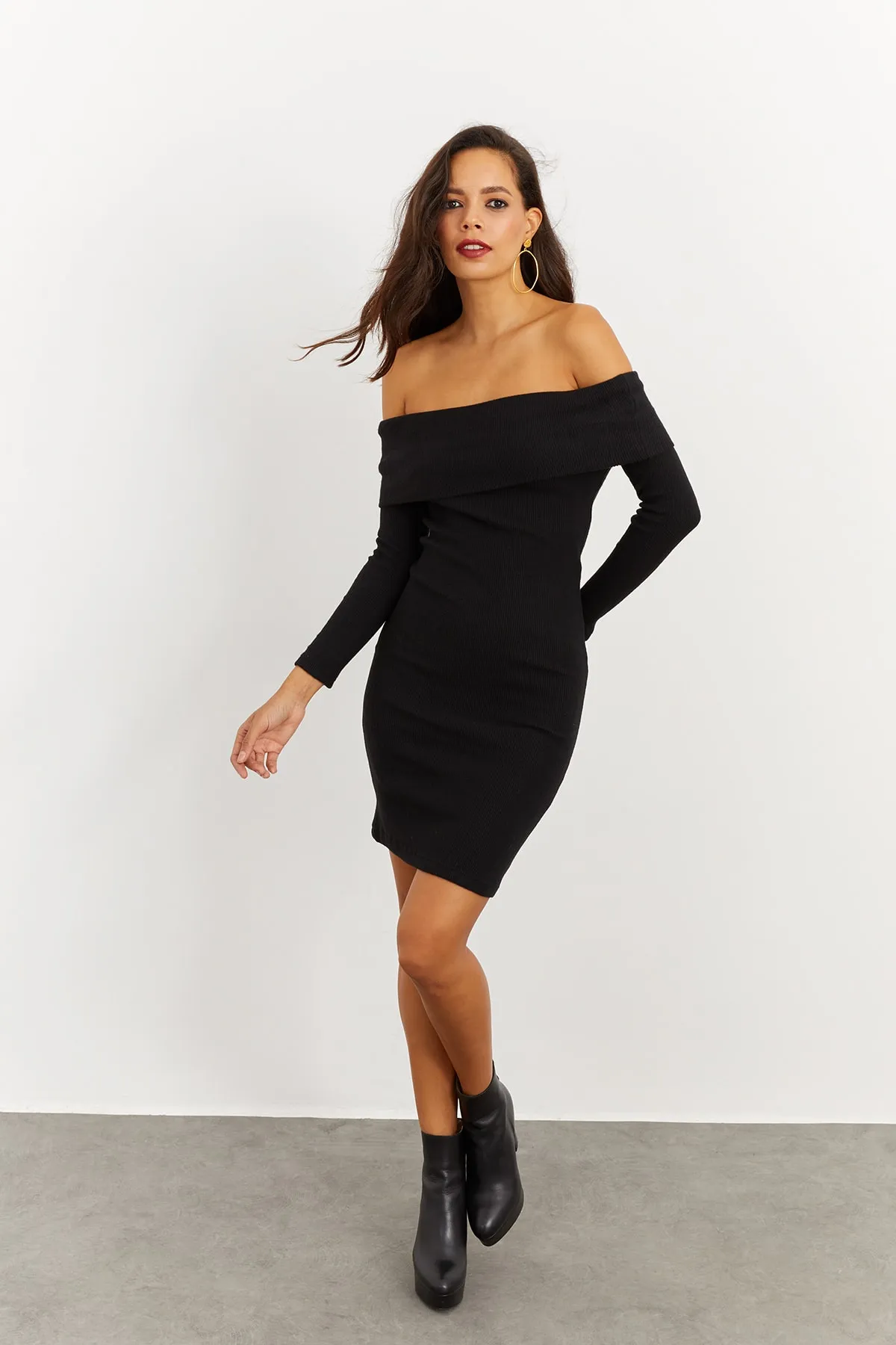 Cool & Sexy  Schwarzes Camisole-Kleid mit Madonna-Kragen für Damen CG272