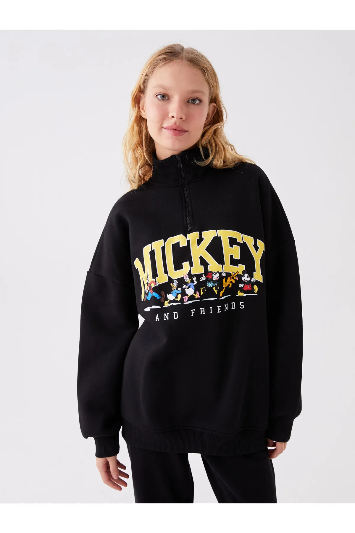 LC Waikiki  Langärmliges, übergroßes Damen-Sweatshirt mit hohem Kragen und Disney-Print
