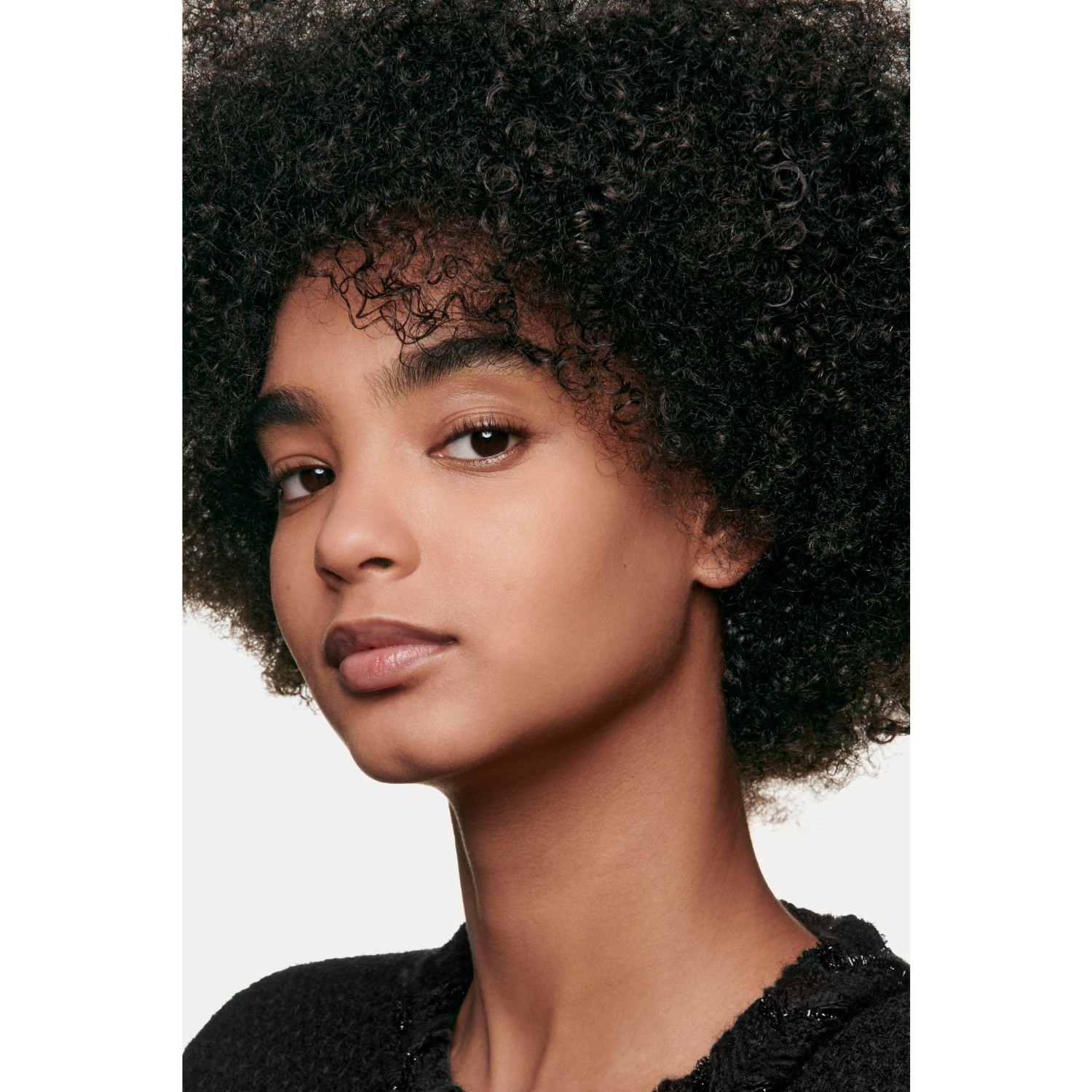 CHANEL VELVET ULTRALEICHTE UND LANGANHALTENDE FORMEL