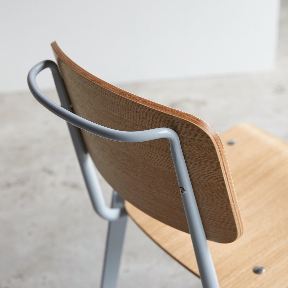 Tikamoon Esszimmerstuhl Stuhl aus Esche und Metall grey