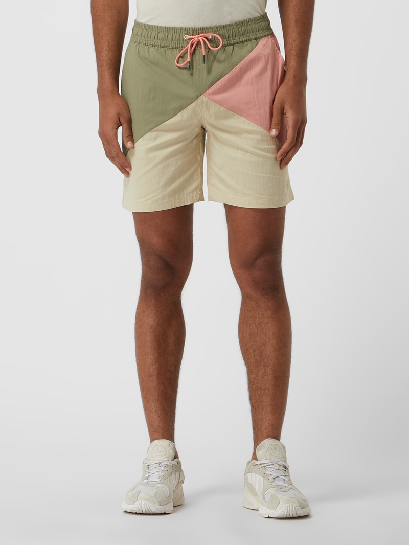 Shorts mit Stretch-Anteil in olivgrün
