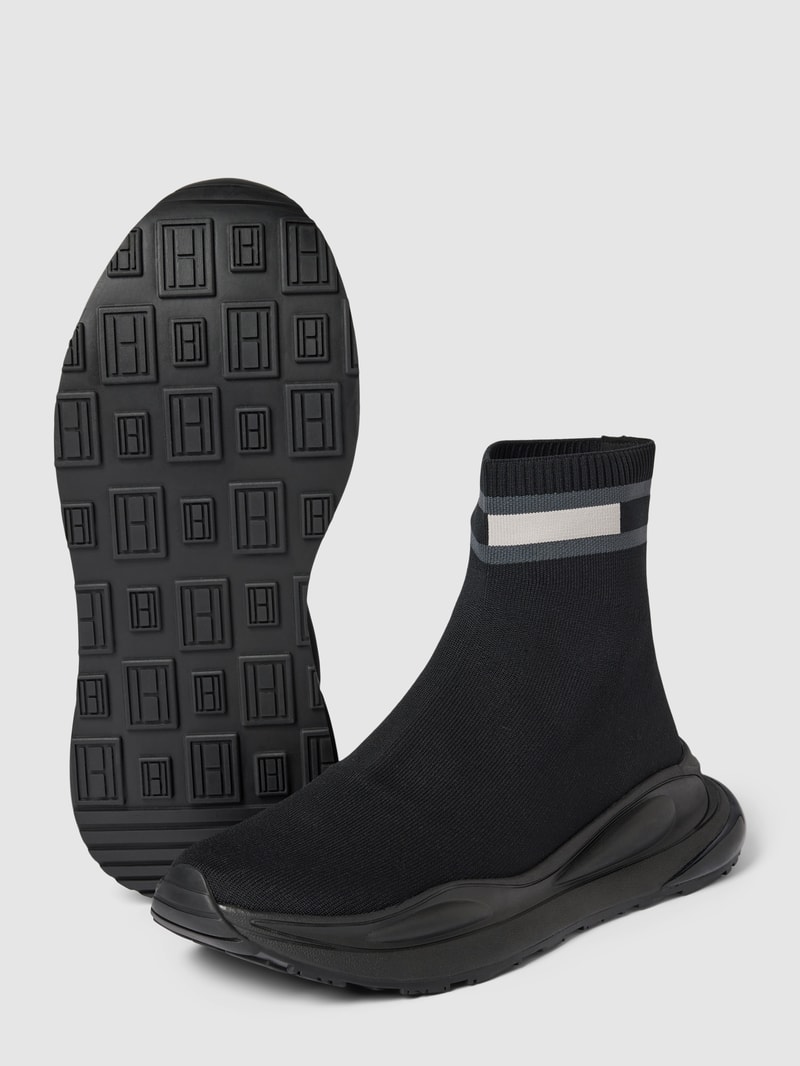 Sock-Sneaker mit Kontraststreifen in schwarz