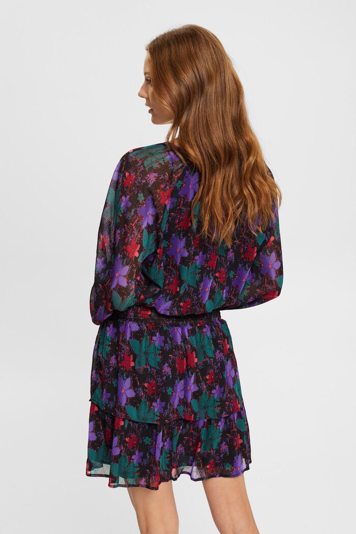 Gemustertes Chiffonkleid mit gesmokter Taille