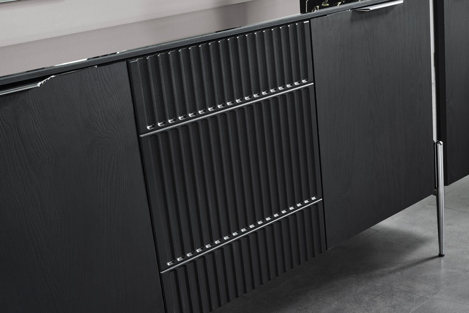 JVmoebel Esszimmer-Set Schwarze Esszimmergarnitur Esstisch 4x Stühle Sideboard Spiegel, (7-St., Esstisch, 4x Stühle, Sideboard, Spiegel), Made in Europa