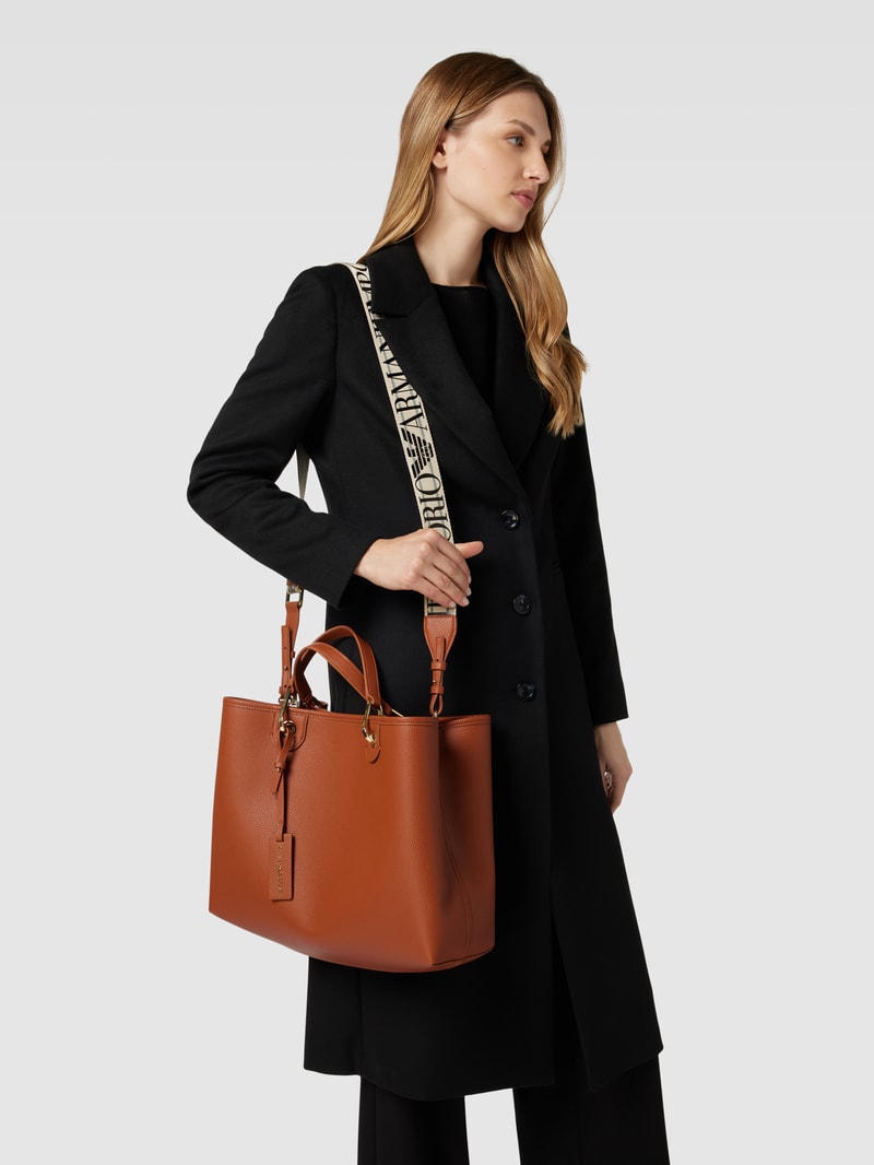 Shopper mit Label-Detail in camel